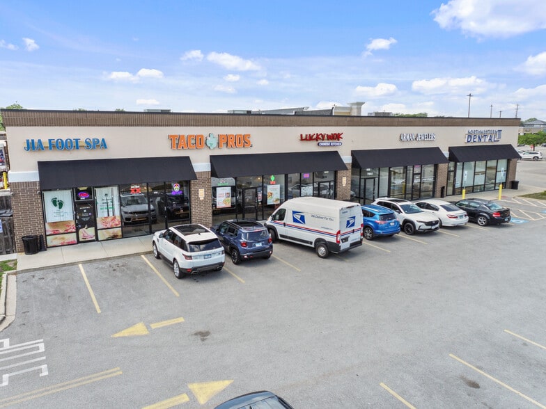 More Photos Of 7900 N Milwaukee Ave, Niles Unknown For Lease