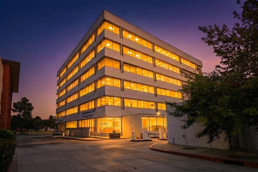 Primary Photo Of 301 N Prairie Ave, Inglewood Medical For Sale