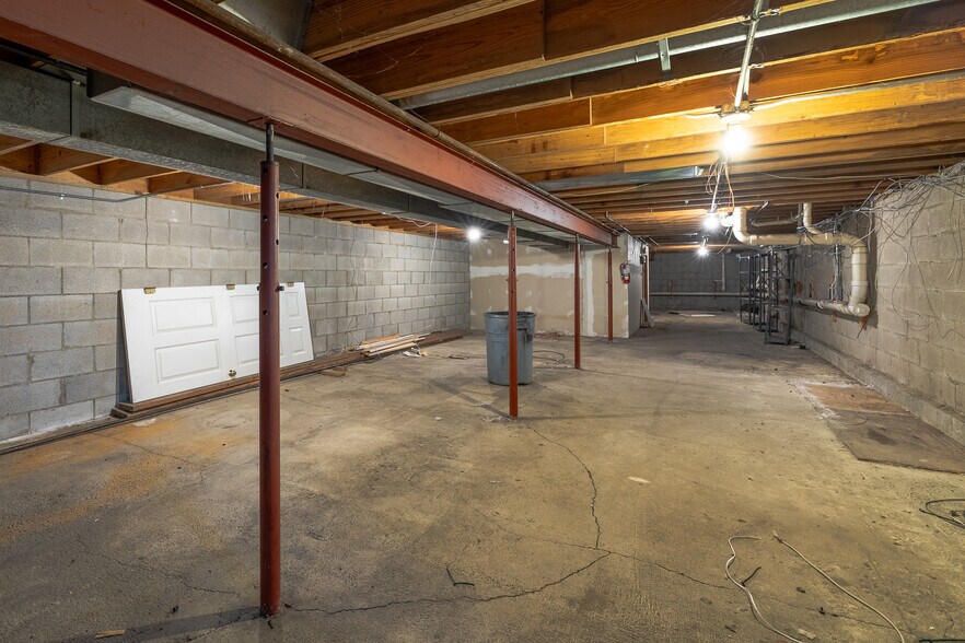 More Photos Of 1408 Ashland Rd, Mansfield Auto Dealership For Sale