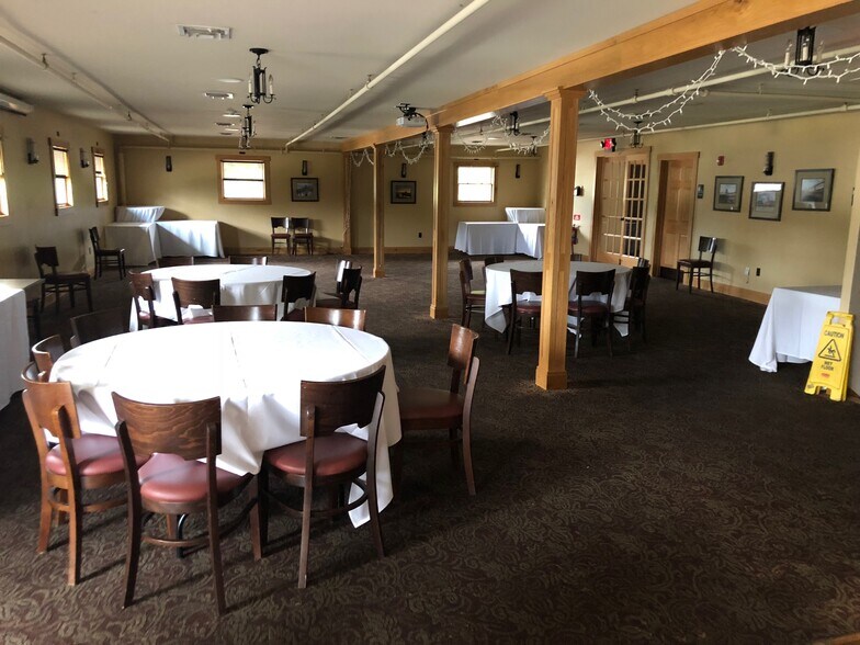 More Photos Of 5381 Abbott Rd, Hamburg Restaurant For Sale