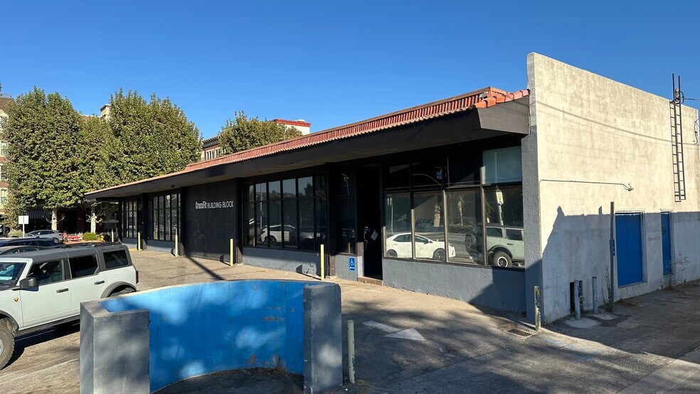 More Photos Of 22600 Lyons Ave, Newhall General Retail For Sale