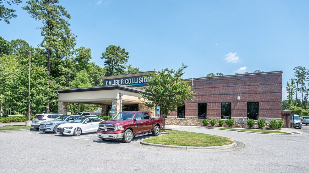 More Photos Of 1290 Pine Plaza Dr, Apex Auto Repair For Sale