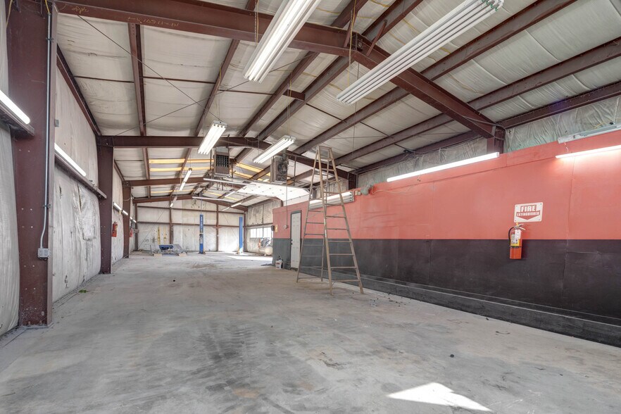 More Photos Of 12 Jansen Ave, Woodbridge Warehouse For Sale