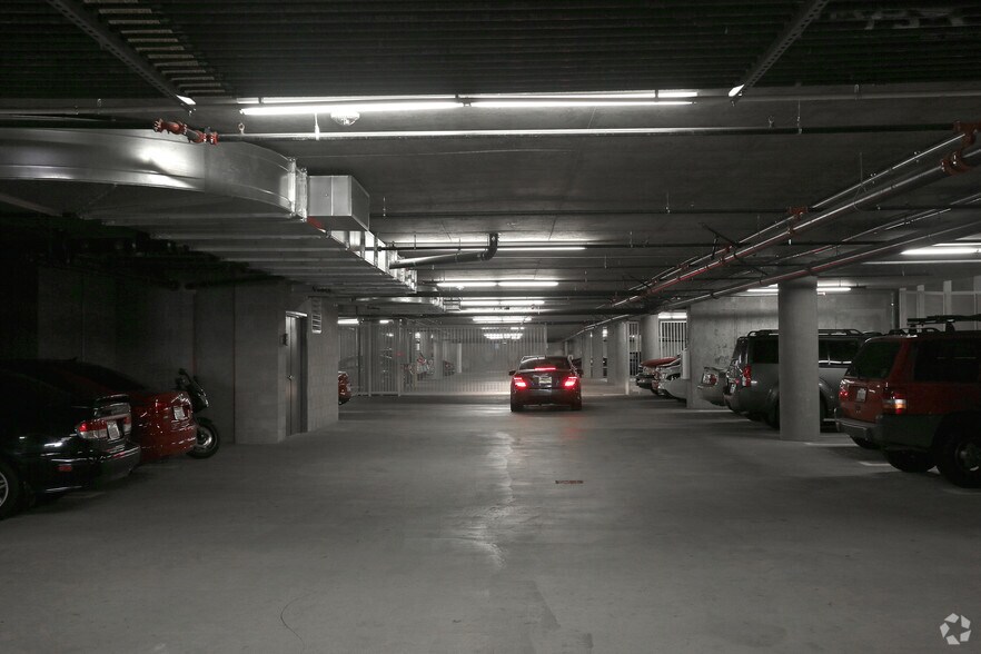 More Photos Of 8601 Lincoln Blvd, Los Angeles Apartments For Lease