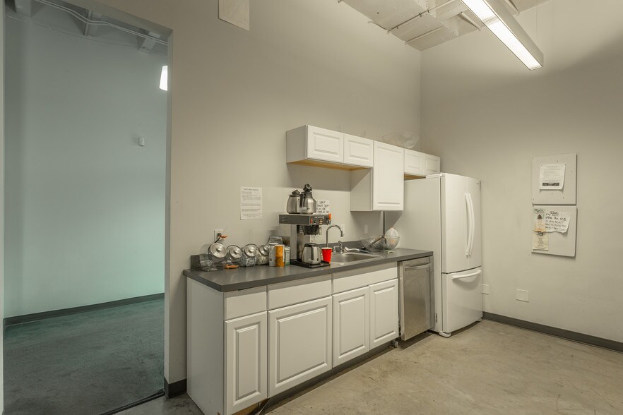 More Photos Of 1301 Riverfront Pkwy, Chattanooga Office For Lease