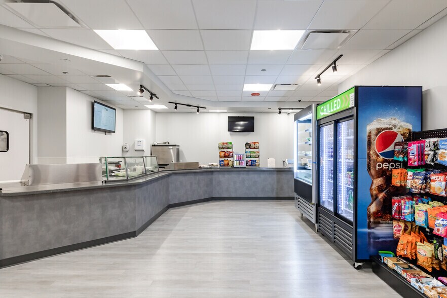More Photos Of 2001 York Rd, Oak Brook Office For Lease