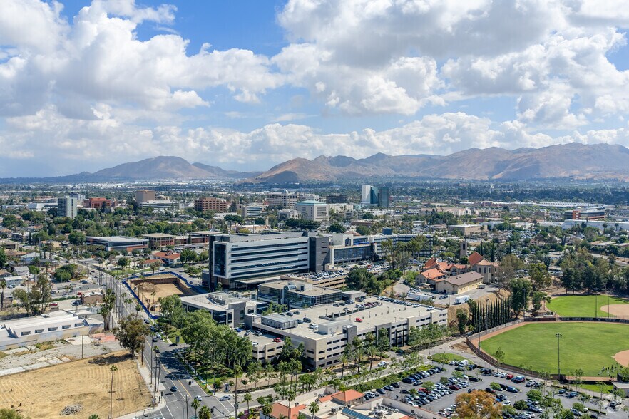 More Photos Of 4510 Brockton Ave, Riverside Unknown For Lease