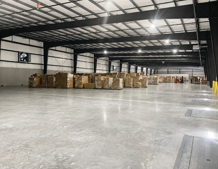 More Photos Of 774 King George Blvd, Savannah Distribution For Lease
