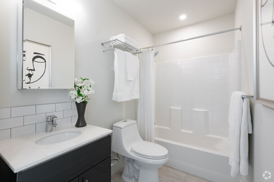 More Photos Of 500 Broadway, Seattle Apartments For Lease