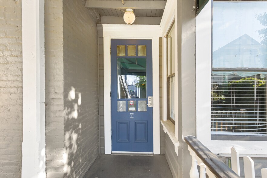 More Photos Of 1111-1123 D St, Sacramento Specialty For Sale