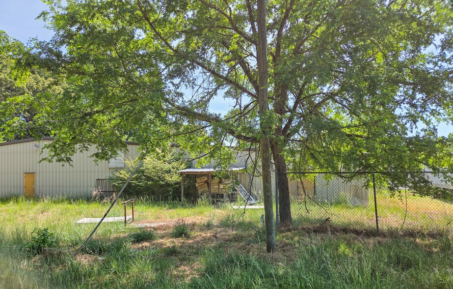 More Photos Of 248 W Franklinville St, Staley Manufacturing For Sale