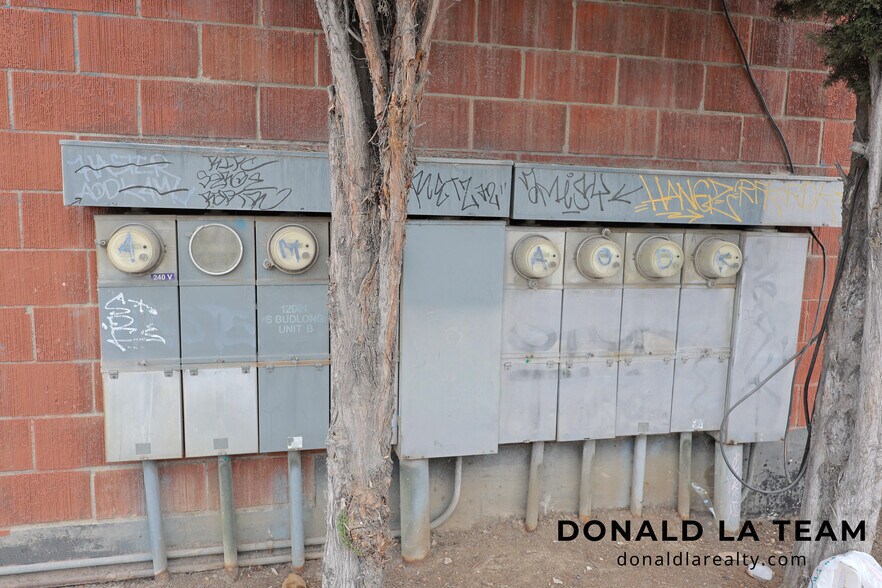 More Photos Of 12903 S Budlong Ave, Gardena Warehouse For Sale