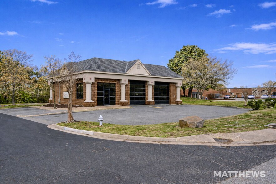 More Photos Of 3820 Stillman Pky, Richmond Auto Repair For Sale