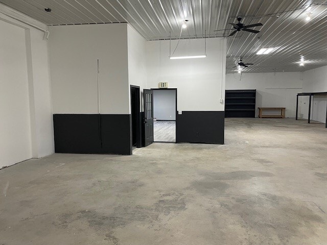 More Photos Of 8858-8898 Louisiana St, Merrillville Light Distribution For Lease