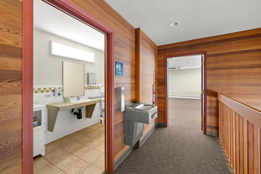 More Photos Of 4400 SW 110th Ave, Beaverton Medical For Sale