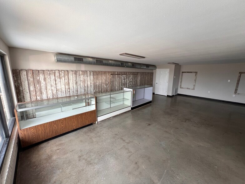 More Photos Of 1710 Texas Ave, Texas City General Retail For Sale