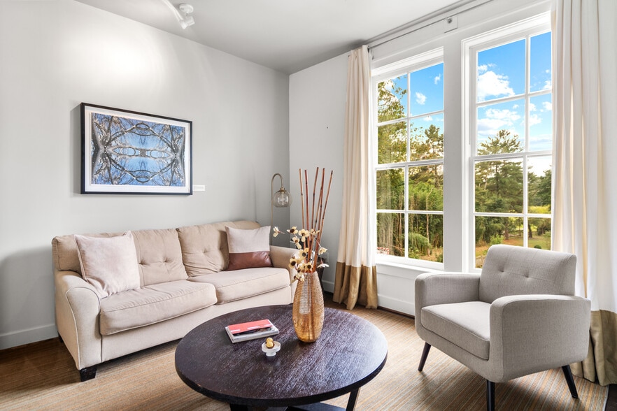 More Photos Of 675 Zachary Taylor Hwy, Flint Hill Hospitality For Sale