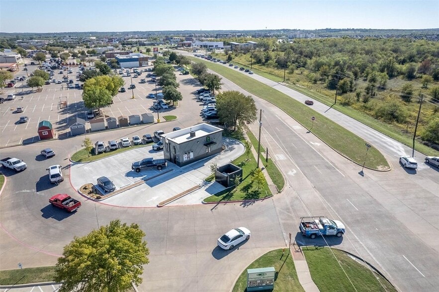 More Photos Of 330 NW John Jones Dr, Burleson Fast Food For Lease