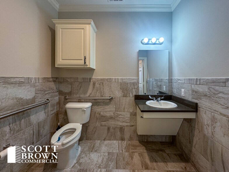 More Photos Of 870 Hebron Pky, Lewisville Unknown For Lease