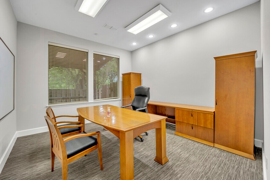 More Photos Of 840 E I-20 Hwy, Arlington Medical For Sale