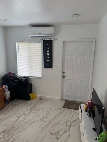 More Photos Of 3932 SW 12th Pl, Fort Lauderdale Apartments For Sale