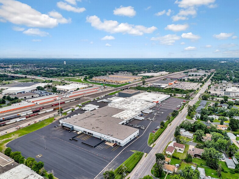 More Photos Of 5320-5400 Main St NE, Fridley Warehouse For Lease