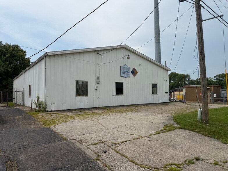 More Photos Of 709 N Lincoln Ave, Springfield Industrial For Sale