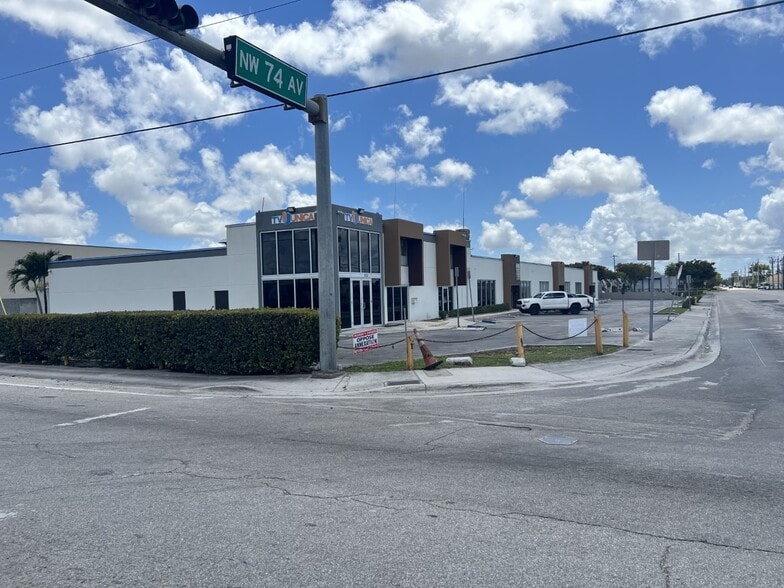 More Photos Of 5701-5731 NW 74th Ave, Miami Warehouse For Lease