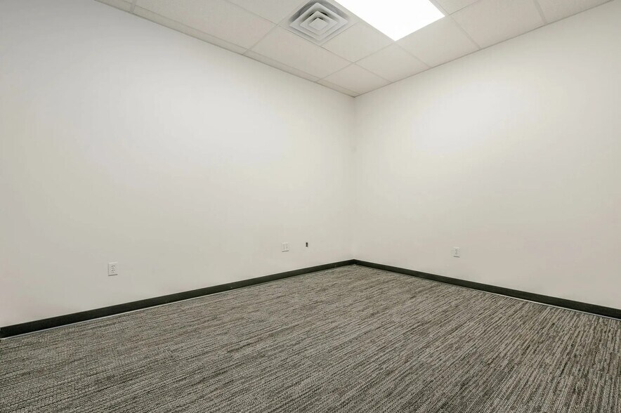 More Photos Of 9400 Hillside Rd, Amarillo Storefront For Sale