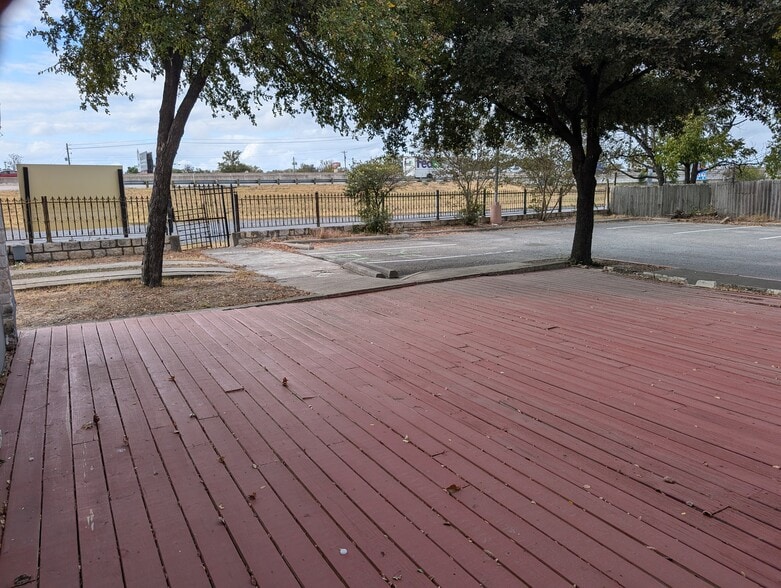 More Photos Of 1707 Fortview Rd, Austin Medical For Sale