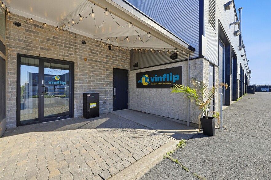 More Photos Of 1015 Boul Lionel-Boulet, Varennes Warehouse For Lease