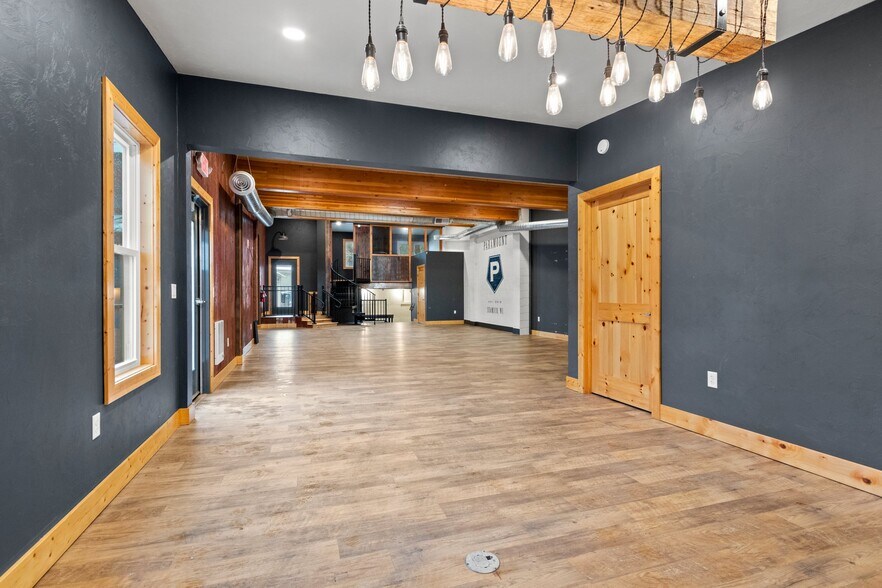 More Photos Of 1774 Riverside Dr, Suamico Freestanding For Lease