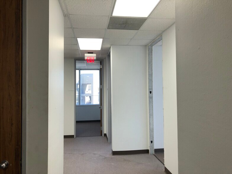 More Photos Of 3029 S Sherwood Forest Blvd, Baton Rouge Loft Creative Space For Lease