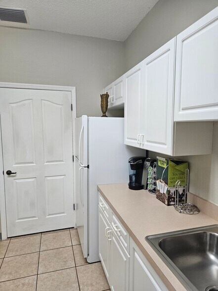 More Photos Of 10011-10021 Water Works Ln, Riverview Medical For Sale