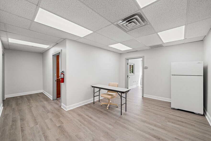 More Photos Of 379 Cherry St, Pottstown Flex For Lease