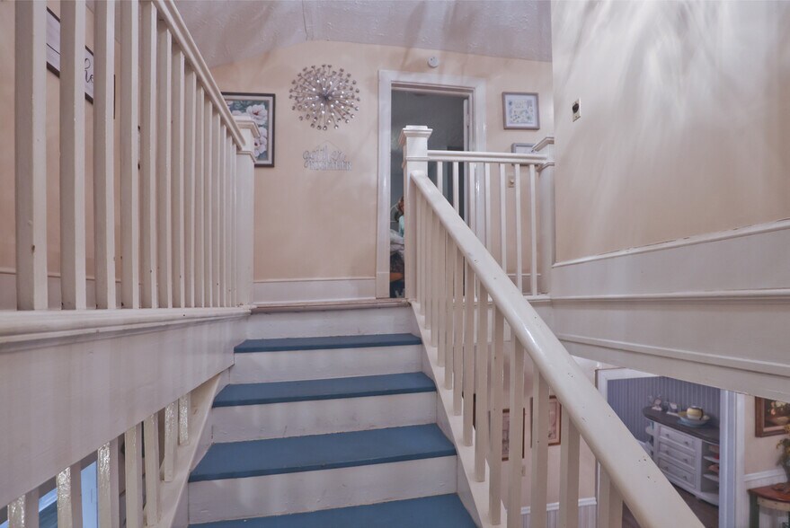 More Photos Of 43 Europe Ln, Clayton Apartments For Sale