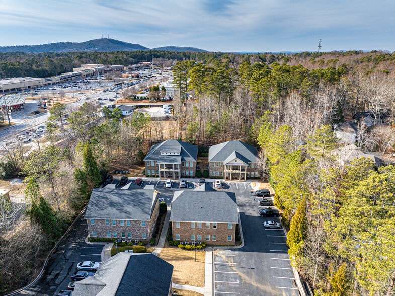 More Photos Of 1905 Woodstock Rd, Roswell Office For Lease