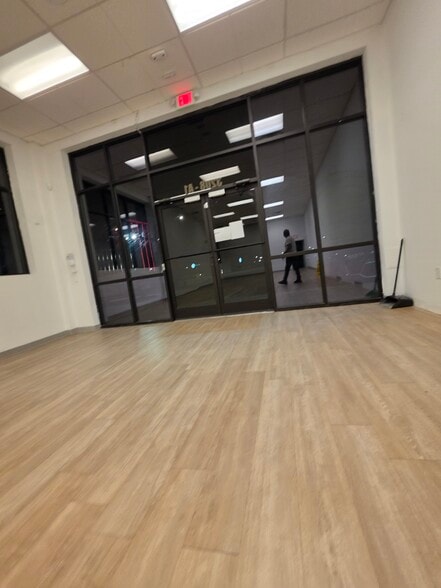 More Photos Of 3208 W Gate City Blvd, Greensboro Freestanding For Lease