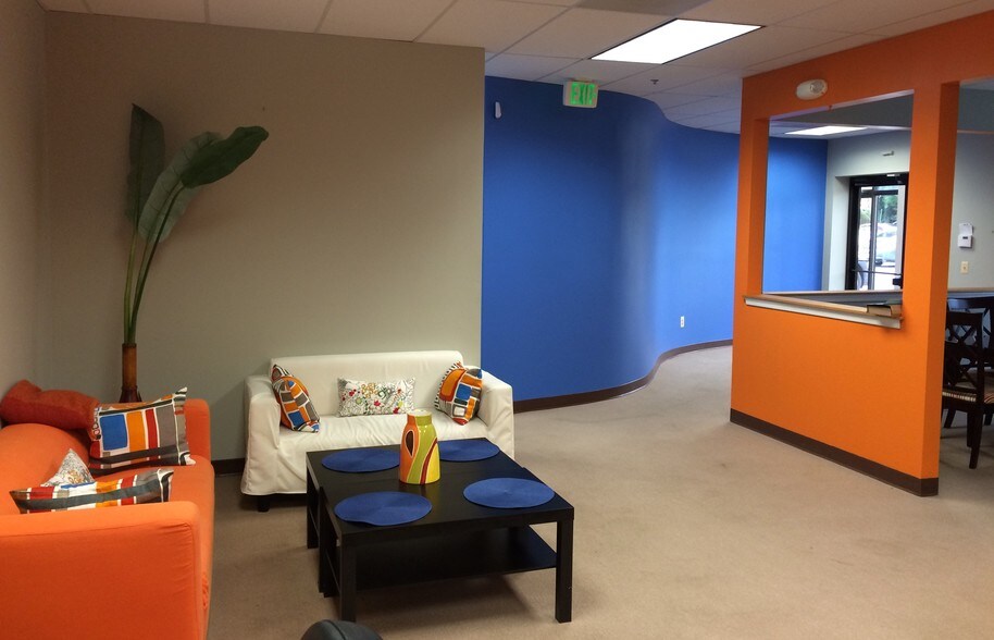 More Photos Of 8701-8739 Mylander Ln, Towson Unknown For Lease