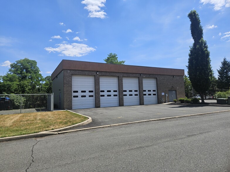 Primary Photo Of 105 Commerce Ave, Ewing Industrial For Sale