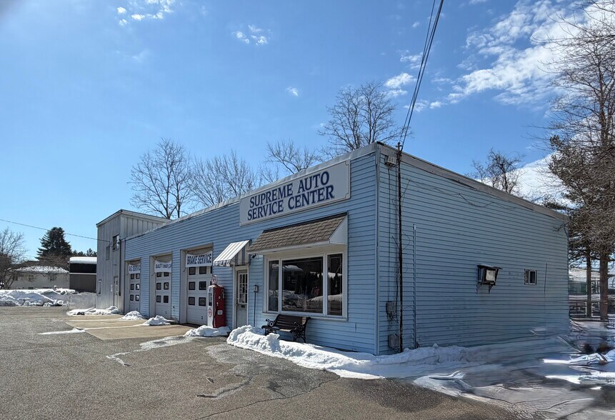 Primary Photo Of 68 South Rd, Somers Auto Repair For Sale