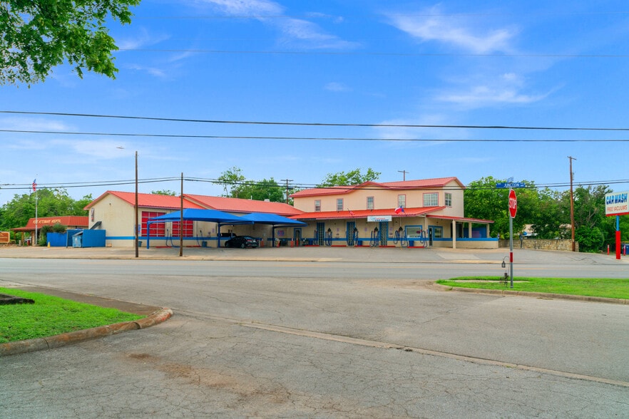 Primary Photo Of 506 Junction Hwy, Kerrville Carwash For Sale