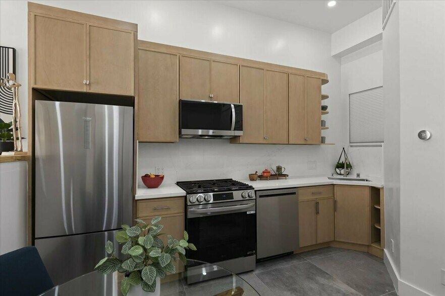 More Photos Of 1431 Grant Ave, San Francisco Multifamily For Sale