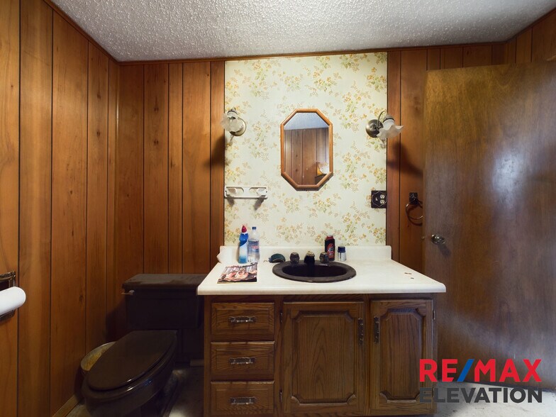 More Photos Of 699 Lane 9, Powell Industrial For Sale