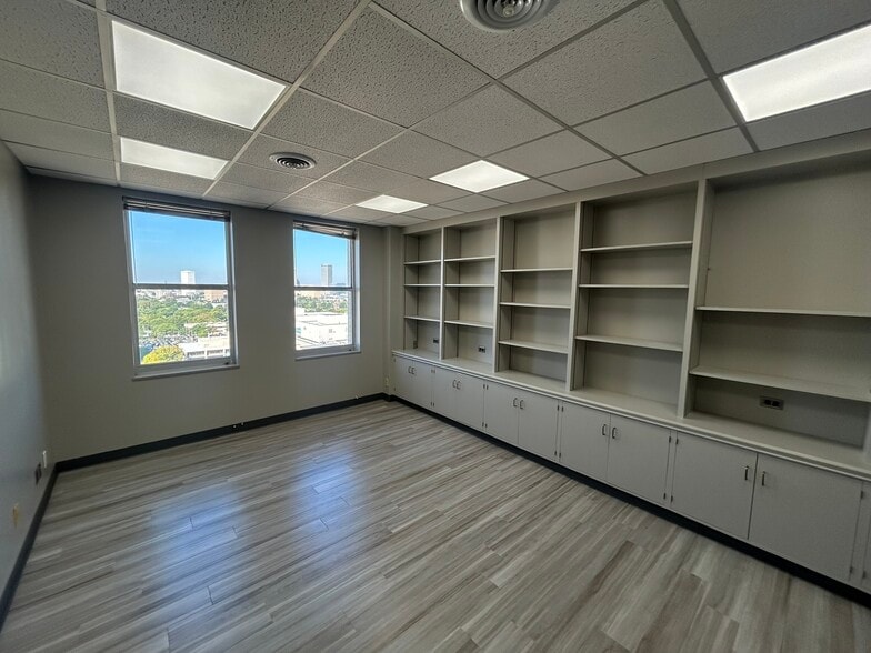 More Photos Of 1145 S Utica Ave, Tulsa Medical For Lease