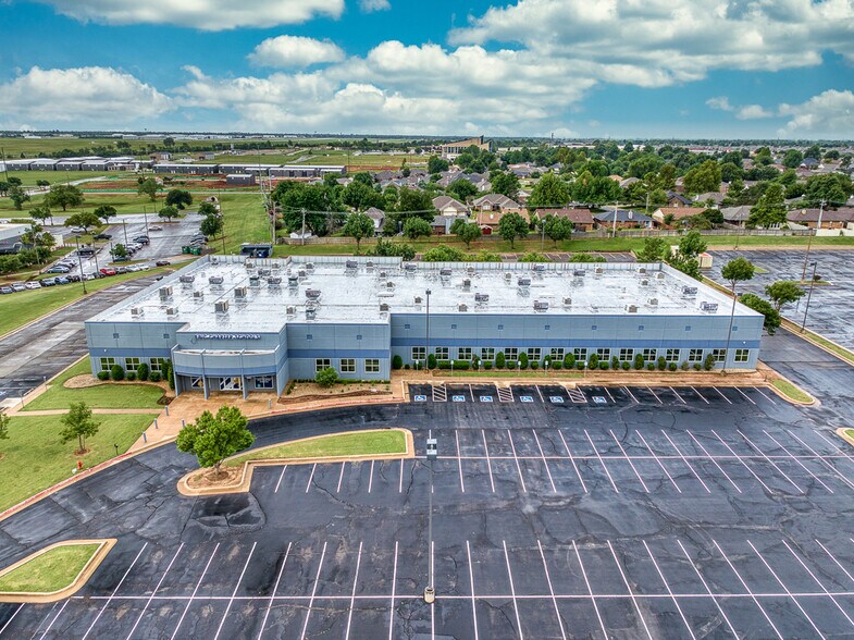 More Photos Of 7720 NW 85th Ter, Oklahoma City Office For Sale