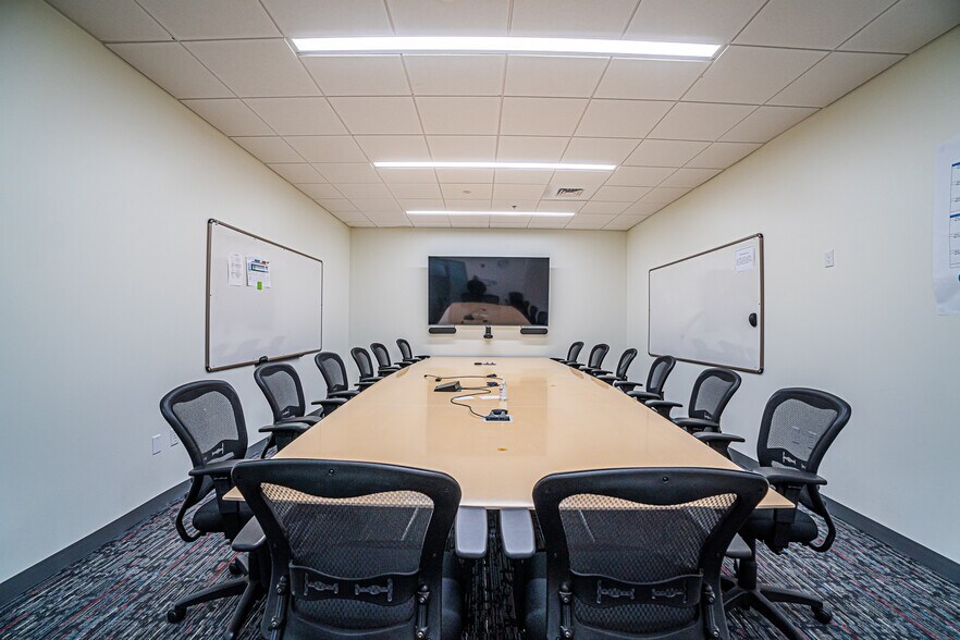 More Photos Of 10 Lyberty Way, Westford Research And Development For Lease