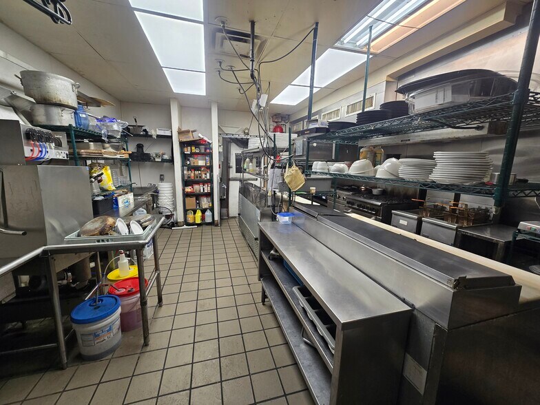 More Photos Of 48 School St, Lincoln Restaurant For Sale