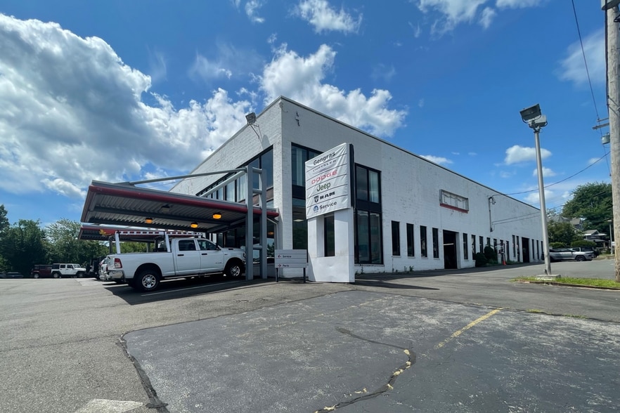 More Photos Of 387 Tunxis Hill Rd, Fairfield Auto Dealership For Sale