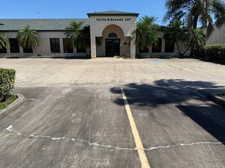 Primary Photo Of 515 E Harrison Ave, Harlingen Office For Lease